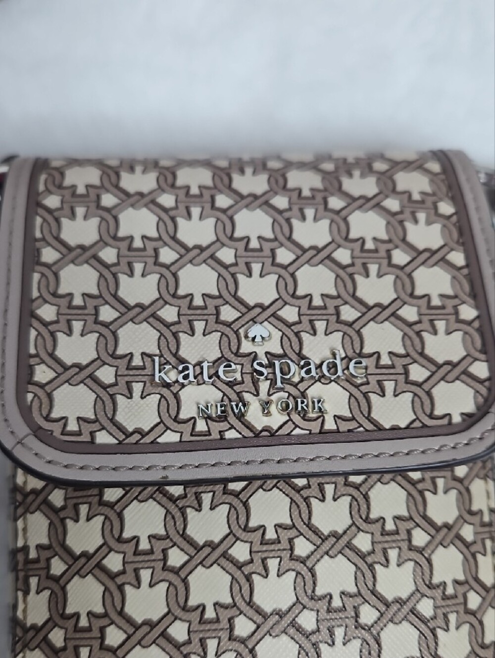 kate spade Ny North /South Spade Link Crossbody Phone Bag Cream /tan - Picture 6 of 10